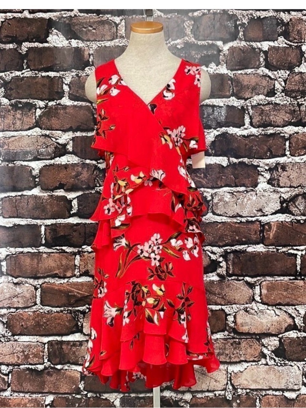 NWT Taylor Midi NWT Dress V Neck Floral Red Ruffles Size 4 from NORDSTROM